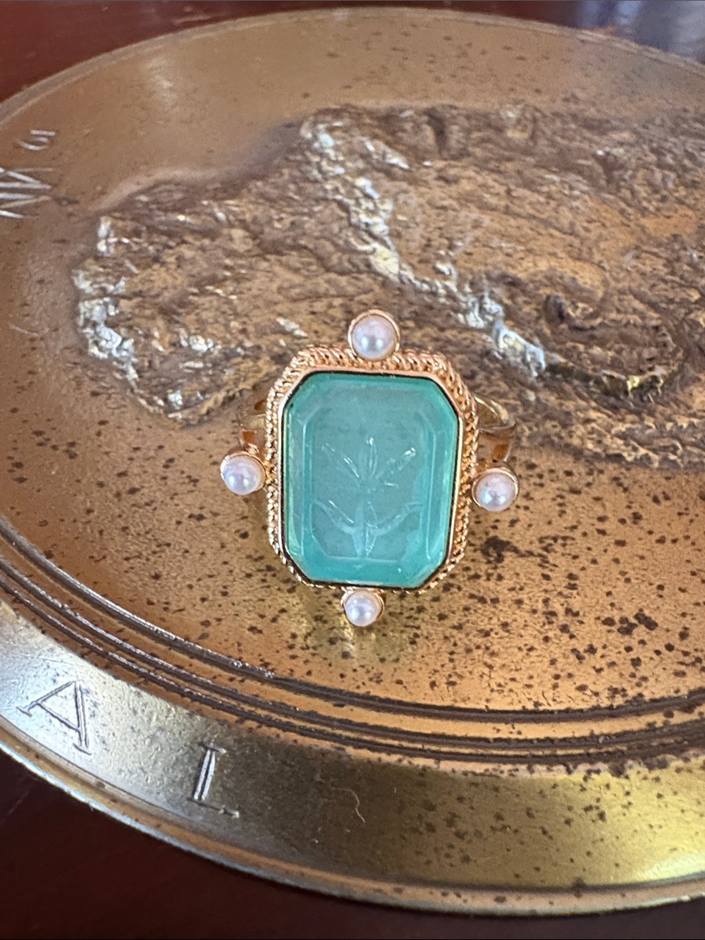 COCKTAIL RING Art Deco Gold-Trim Aqua Intaglio Ring with Pearl Accents • Size 9